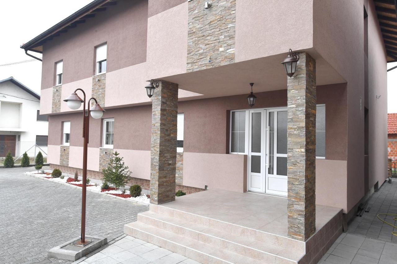 Olimp Motel Kraljevo Exterior foto
